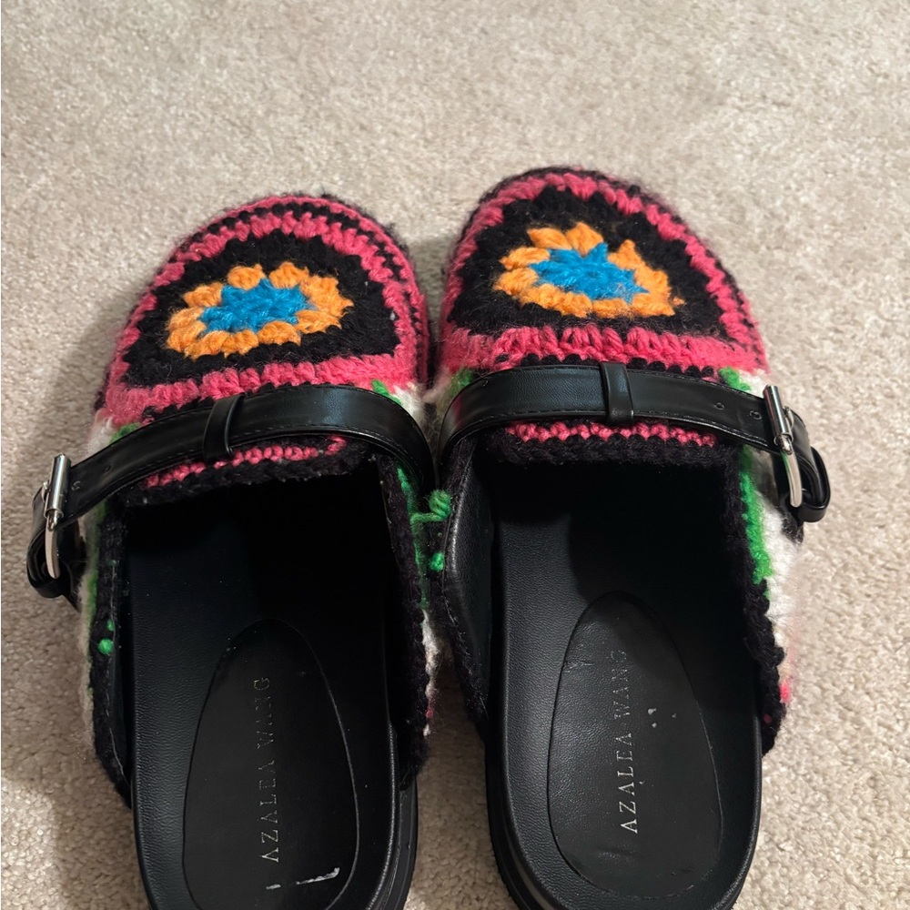 Azalea Wang Black Crochet Mule with Multicolor Medallions - Picture 5 of 6